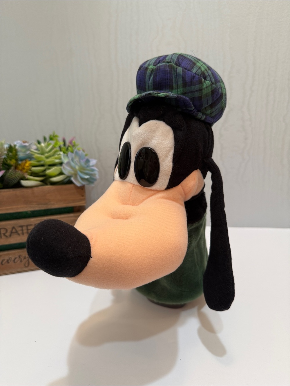 Vintage Disney Store GOOFY Golf Club Headcover Green Blue Plaid Hat